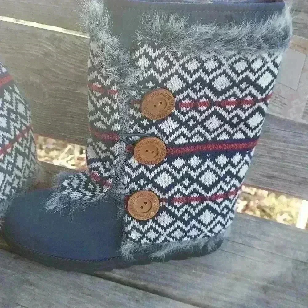 NWT Muk Luks sweater boot